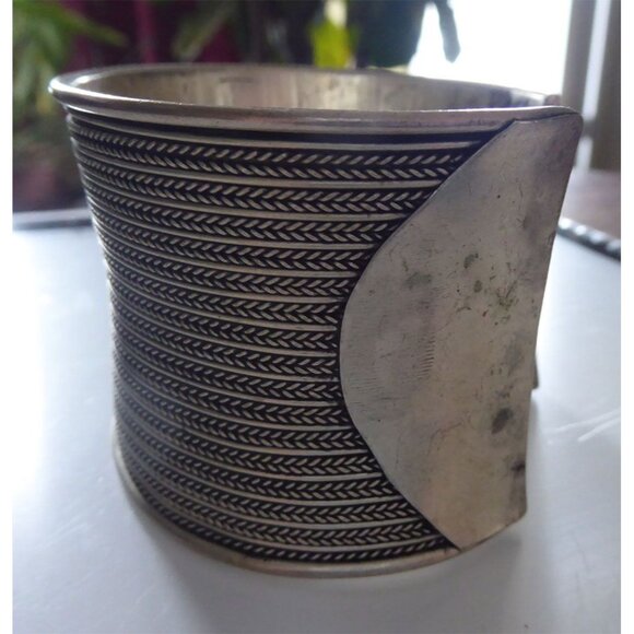 Vintage Shan or Wa/Lawa Bracelet Golden Triangle Hill Tribe Beautiful Wide Cuff - Picture 13 of 16